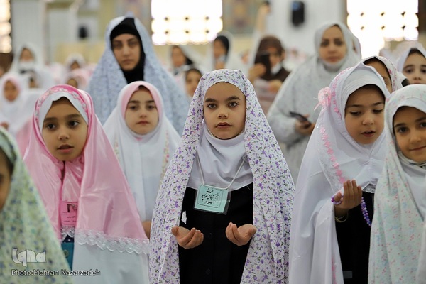 جشن شکوفایی (تکلیف) دانش آموزان دختر تبریز