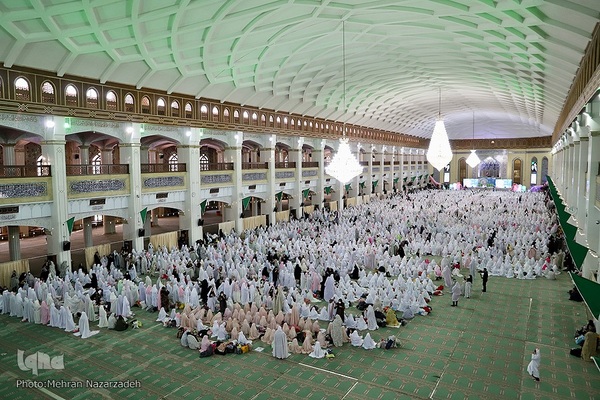 جشن شکوفایی (تکلیف) دانش آموزان دختر تبریز