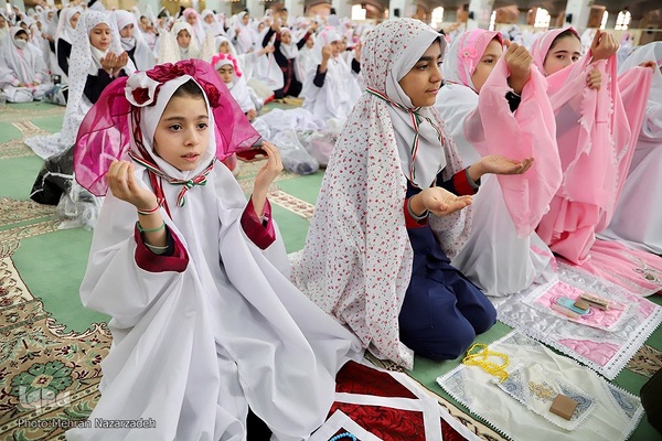 جشن شکوفایی (تکلیف) دانش آموزان دختر تبریز