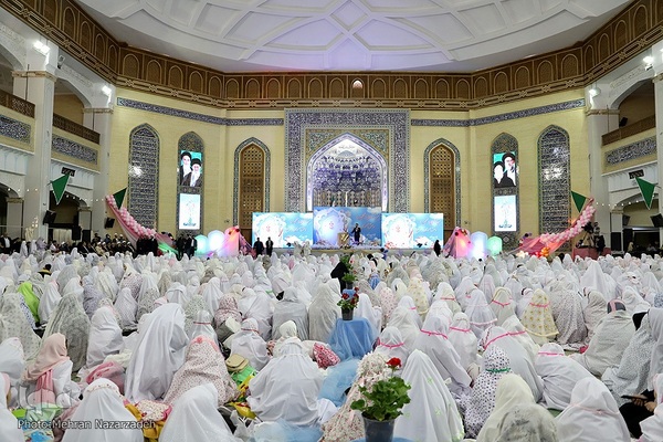 جشن شکوفایی (تکلیف) دانش آموزان دختر تبریز