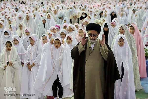 جشن شکوفایی (تکلیف) دانش آموزان دختر تبریز