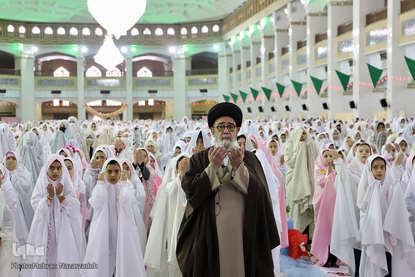 جشن شکوفایی (تکلیف) دانش آموزان دختر تبریز