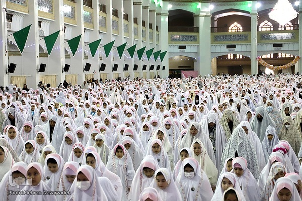 جشن شکوفایی (تکلیف) دانش آموزان دختر تبریز