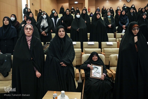 مراسم تجلیل از بانوان قرآنی وزرت نیرو