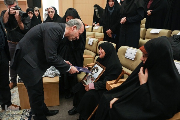 مراسم تجلیل از بانوان قرآنی وزرت نیرو