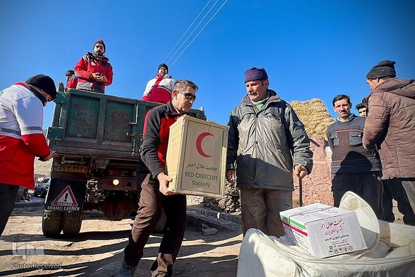 امدادرسانی جمعیت هلال‌احمر در مناطق زلزله‌زده خوی‎‎