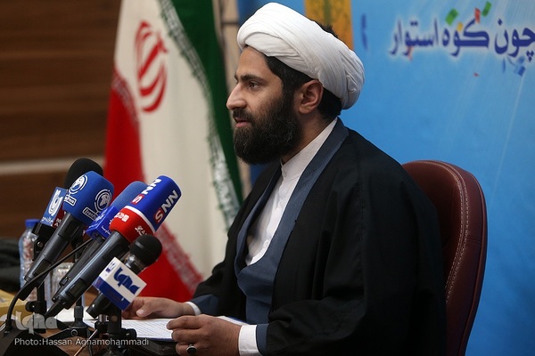 حجت‌الاسلام والمسلمین علی تقی‌زاده، رئیس کمیته قرآن و نهج‌البلاغه ستاد بزرگداشت چهل‌وچهارمین دهه فجر انقلاب اسلامی