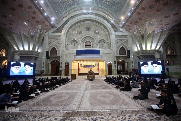 مراسم تجدید میثاق جامعه قرآنی کشور با آرمان‌های معمار کبیر انقلاب اسلامی، امام خمینی(ره) در حرم مطهر امام راحل
