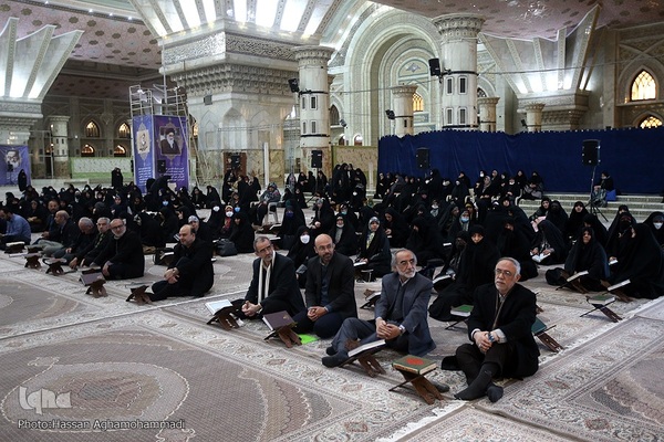 مراسم تجدید میثاق جامعه قرآنی کشور با آرمان‌های معمار کبیر انقلاب اسلامی، امام خمینی(ره) در حرم مطهر امام راحل