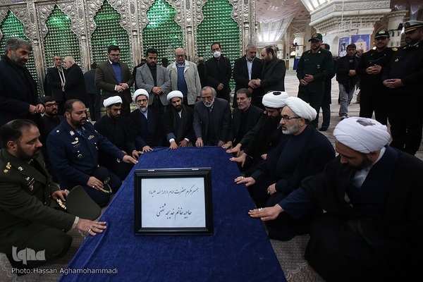 مراسم تجدید میثاق جامعه قرآنی کشور با آرمان‌های معمار کبیر انقلاب اسلامی، امام خمینی(ره) در حرم مطهر امام راحل