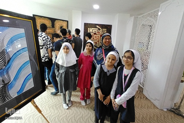 بازدید دانش‌آموزان ایرانی مقیم مالزی از جشنواره هنرهای قرآنی رستو