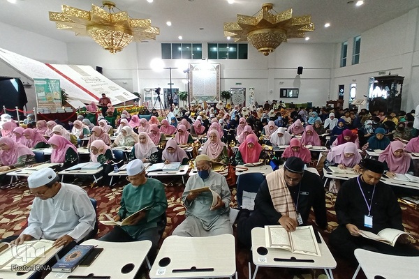 محفل قرآنی با حضور شیخ المصراوی در جشنواره رستو