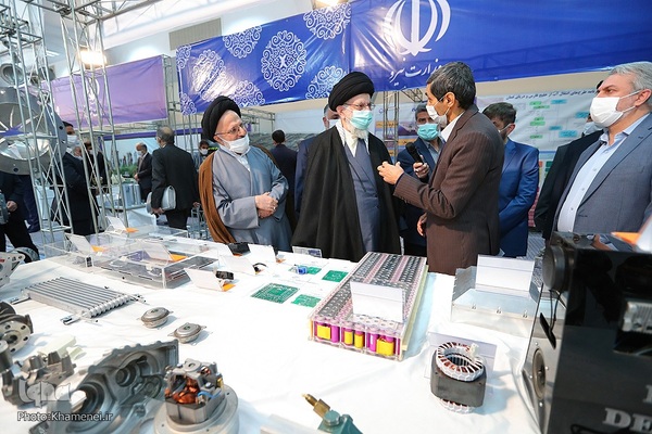 بازدیدرهبر انقلاب از نمایشگاه توانمندی‌های صنعتی