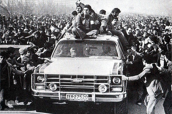 تصاویر بازگشت امام خمینی به ایران