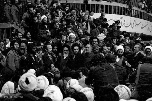 تصاویر بازگشت امام خمینی به ایران