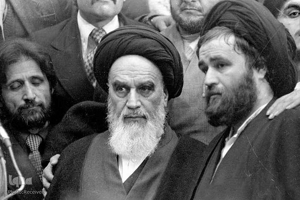 تصاویر بازگشت امام خمینی به ایران