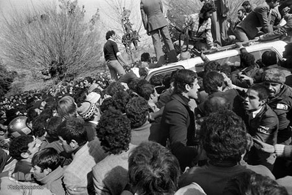 تصاویر بازگشت امام خمینی به ایران