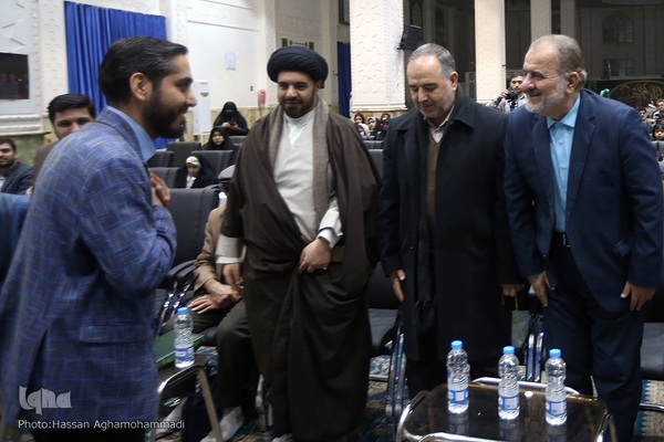 اولین محفل انس با قرآن پنجمین کاروان قرآنی انقلاب در آستان مقذس شیخ صدوق (ره) شهر ری