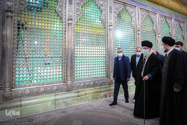 حضور رهبر فرزانه انقلاب در مرقد مطهر امام راحل و گلزار شهدای بهشت زهرا