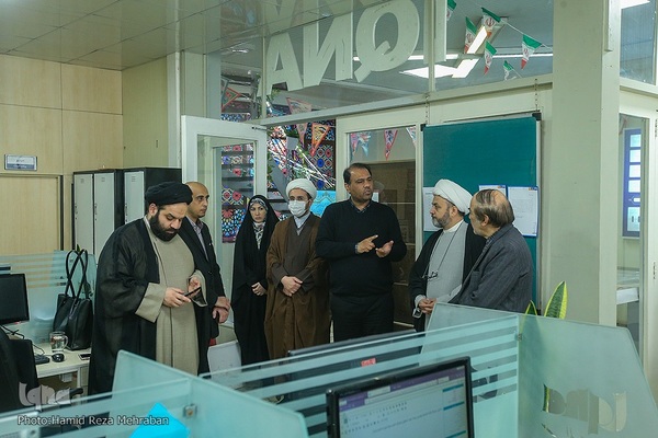 بازدید رئیس و اعضای هیئت علمی دانشکده رسانه و ارتباطات ادیان و مذاهب