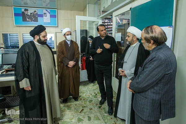 بازدید رئیس و اعضای هیئت علمی دانشکده رسانه و ارتباطات ادیان و مذاهب
