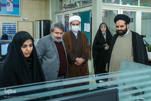 بازدید رئیس و اعضای هیئت علمی دانشکده رسانه و ارتباطات ادیان و مذاهب