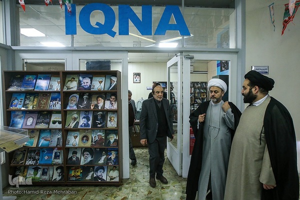 بازدید رئیس و اعضای هیئت علمی دانشکده رسانه و ارتباطات ادیان و مذاهب