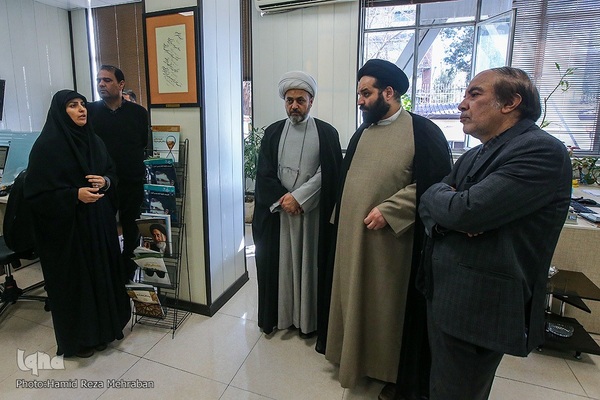 بازدید رئیس و اعضای هیئت علمی دانشکده رسانه و ارتباطات ادیان و مذاهب
