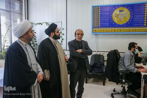 بازدید رئیس و اعضای هیئت علمی دانشکده رسانه و ارتباطات ادیان و مذاهب