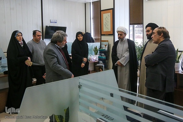 بازدید رئیس و اعضای هیئت علمی دانشکده رسانه و ارتباطات ادیان و مذاهب