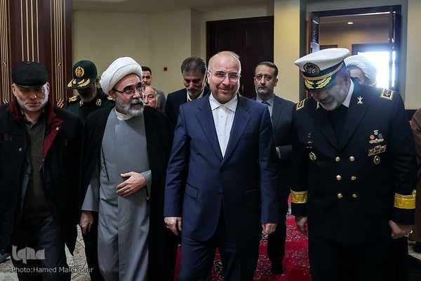 آغاز چهل‌و‌چهارمین دهه فجر انقلاب اسلامی در حرم امام خمینی(ره)