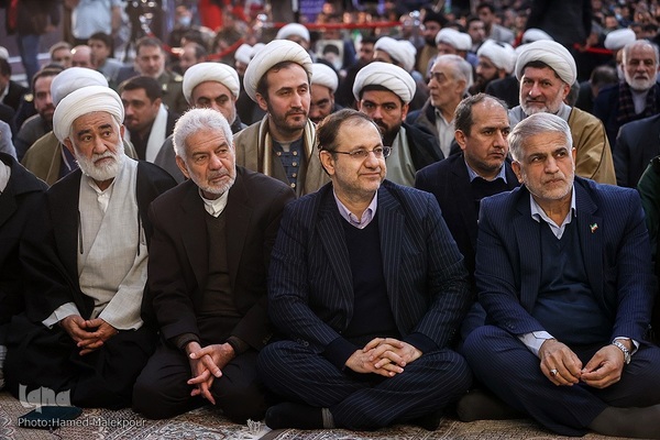 آغاز چهل‌و‌چهارمین دهه فجر انقلاب اسلامی در حرم امام خمینی(ره)