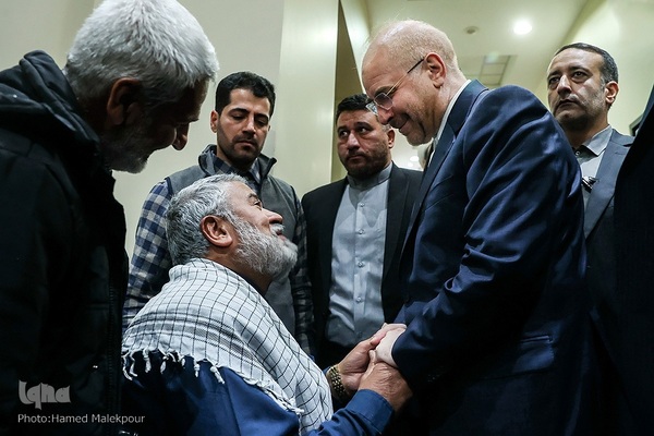 آغاز چهل‌و‌چهارمین دهه فجر انقلاب اسلامی در حرم امام خمینی(ره)