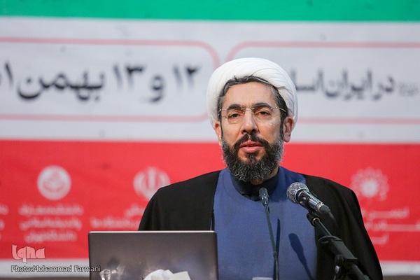 دومین روز نشست اندیشمندان و استادان درس انقلاب اسلامی