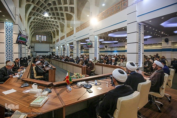 دومین روز نشست اندیشمندان و استادان درس انقلاب اسلامی