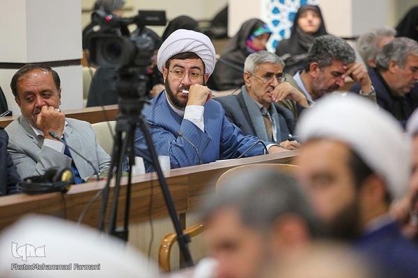 دومین روز نشست اندیشمندان و استادان درس انقلاب اسلامی