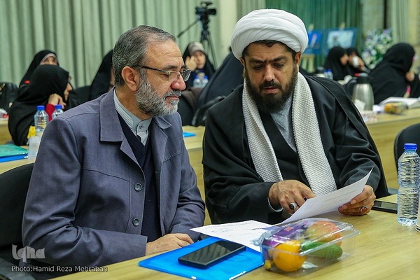 اختتامیه نشست تخصصی استادان، قاریان و حافظان ممتاز قرآن