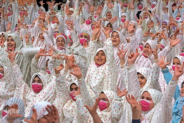 جشن تکلیف دختران دانش‌آموز در حسینیه امام خمینی(ره)