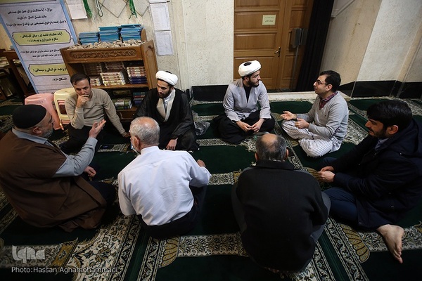 اولین روز مراسم معنوی «اعتکاف» در مسجد جامع آستان مقدس حضرت عبدالعطیم حسنی (ع) در شهر ری