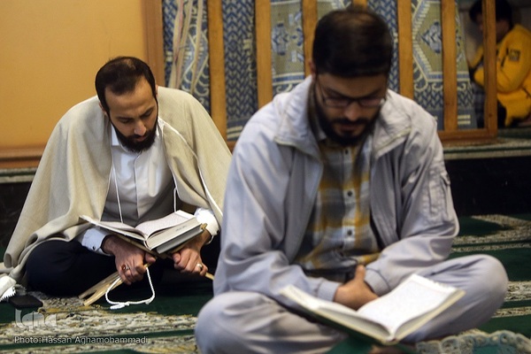 اولین روز مراسم معنوی «اعتکاف» در مسجد جامع آستان مقدس حضرت عبدالعطیم حسنی (ع) در شهر ری