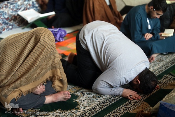 اولین روز مراسم معنوی «اعتکاف» در مسجد جامع آستان مقدس حضرت عبدالعطیم حسنی (ع) در شهر ری