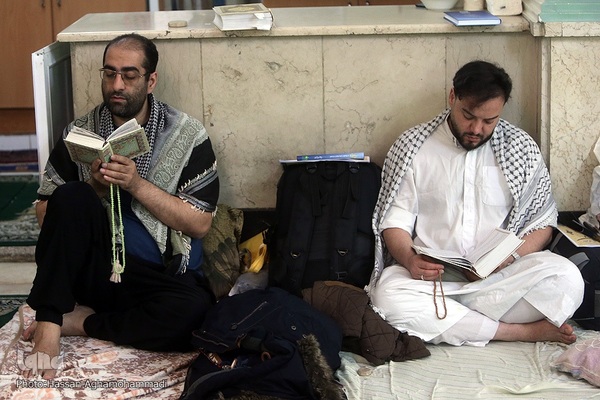 اولین روز مراسم معنوی «اعتکاف» در مسجد جامع آستان مقدس حضرت عبدالعطیم حسنی (ع) در شهر ری