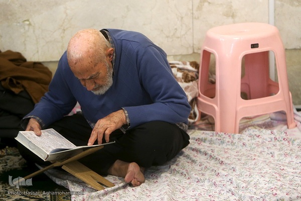 اولین روز مراسم معنوی «اعتکاف» در مسجد جامع آستان مقدس حضرت عبدالعطیم حسنی (ع) در شهر ری