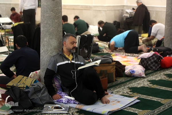 اولین روز مراسم معنوی «اعتکاف» در مسجد جامع آستان مقدس حضرت عبدالعطیم حسنی (ع) در شهر ری