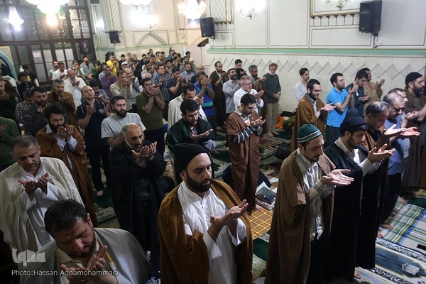 اولین روز مراسم معنوی «اعتکاف» در مسجد جامع آستان مقدس حضرت عبدالعطیم حسنی (ع) در شهر ری