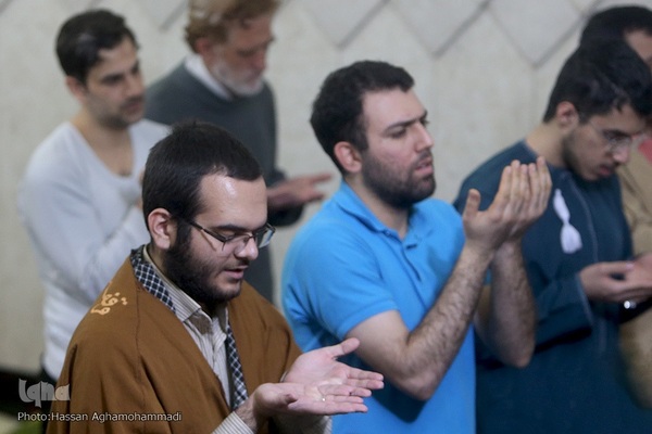 اولین روز مراسم معنوی «اعتکاف» در مسجد جامع آستان مقدس حضرت عبدالعطیم حسنی (ع) در شهر ری