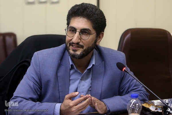 آیین رونمایی از کتاب «صبح‌بخیر آقای نویسنده» تالیف حسین زحمتکش زنجانی