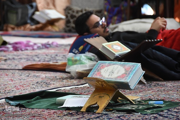 قرائت دعای ام داود در سومین روز مراسم معنوی اعتکاف