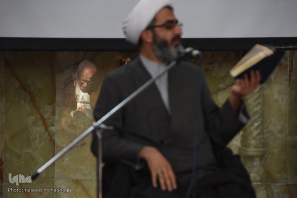 قرائت دعای ام داود در سومین روز مراسم معنوی اعتکاف