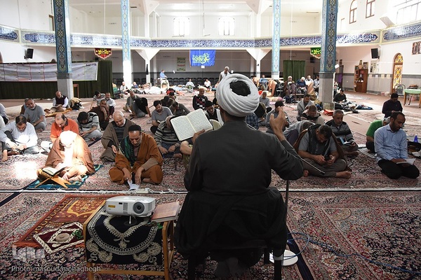 قرائت دعای ام داود در سومین روز مراسم معنوی اعتکاف